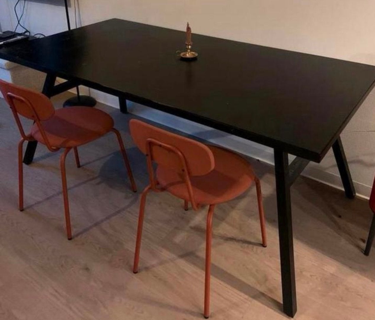 Eettafel van Zuiver, model Seth, zwart stalen poten visgraat, Ophalen, Gebruikt, 50 tot 100 cm, 150 tot 200 cm