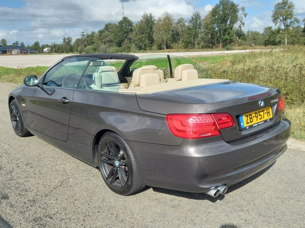 BMW 3 Serie Cabrio 330d High Executive (bj 2011, automaat), Automaat, Euro 5, Achterwielaandrijving, 4 stoelen