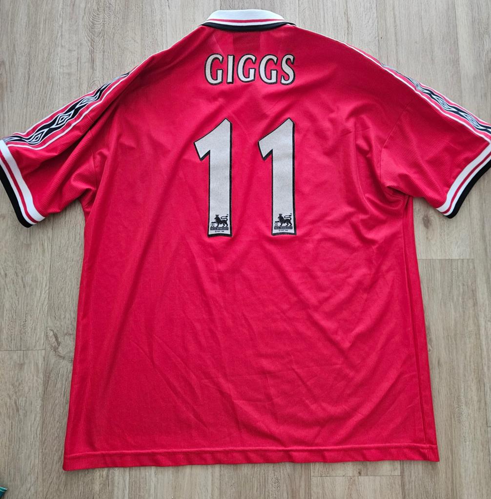 Manchester United vintage voetbalshirt 1998 Giggs, Verzamelen, Sportartikelen en Voetbal, Ophalen of Verzenden, Zo goed als nieuw