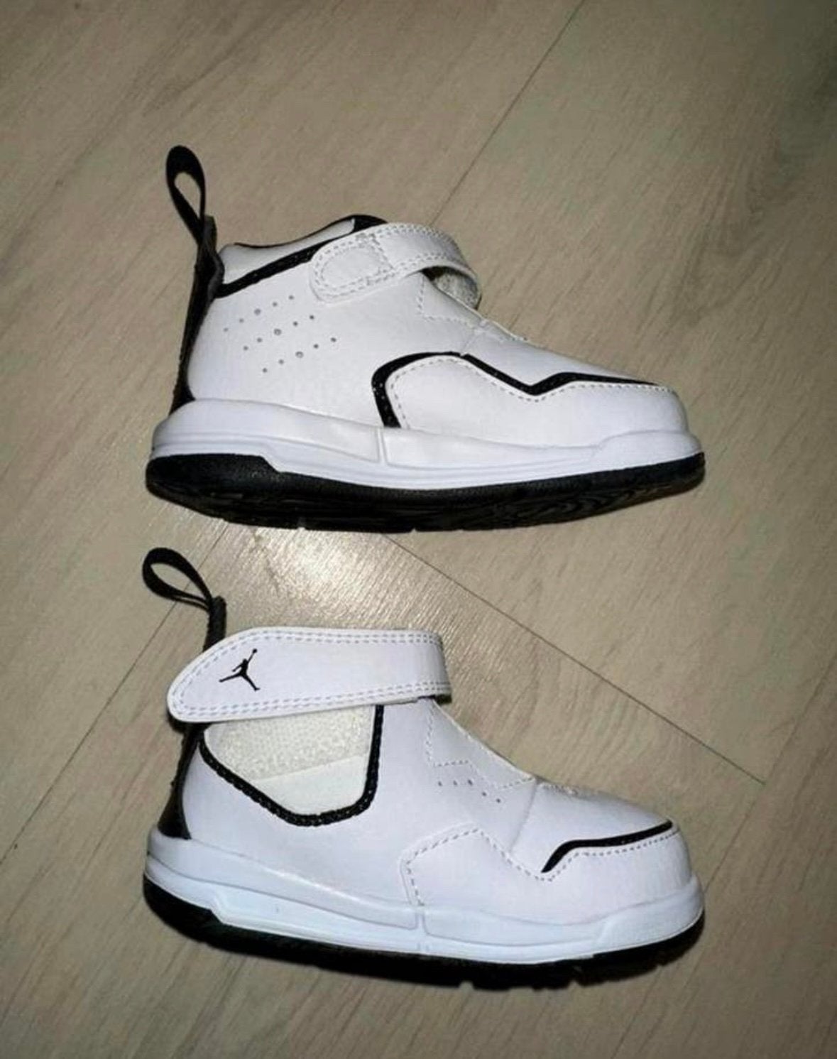 Jordan Courtside schoenen voor kinderen, maat 22. Nieuw!, Ophalen of Verzenden, Zo goed als nieuw
