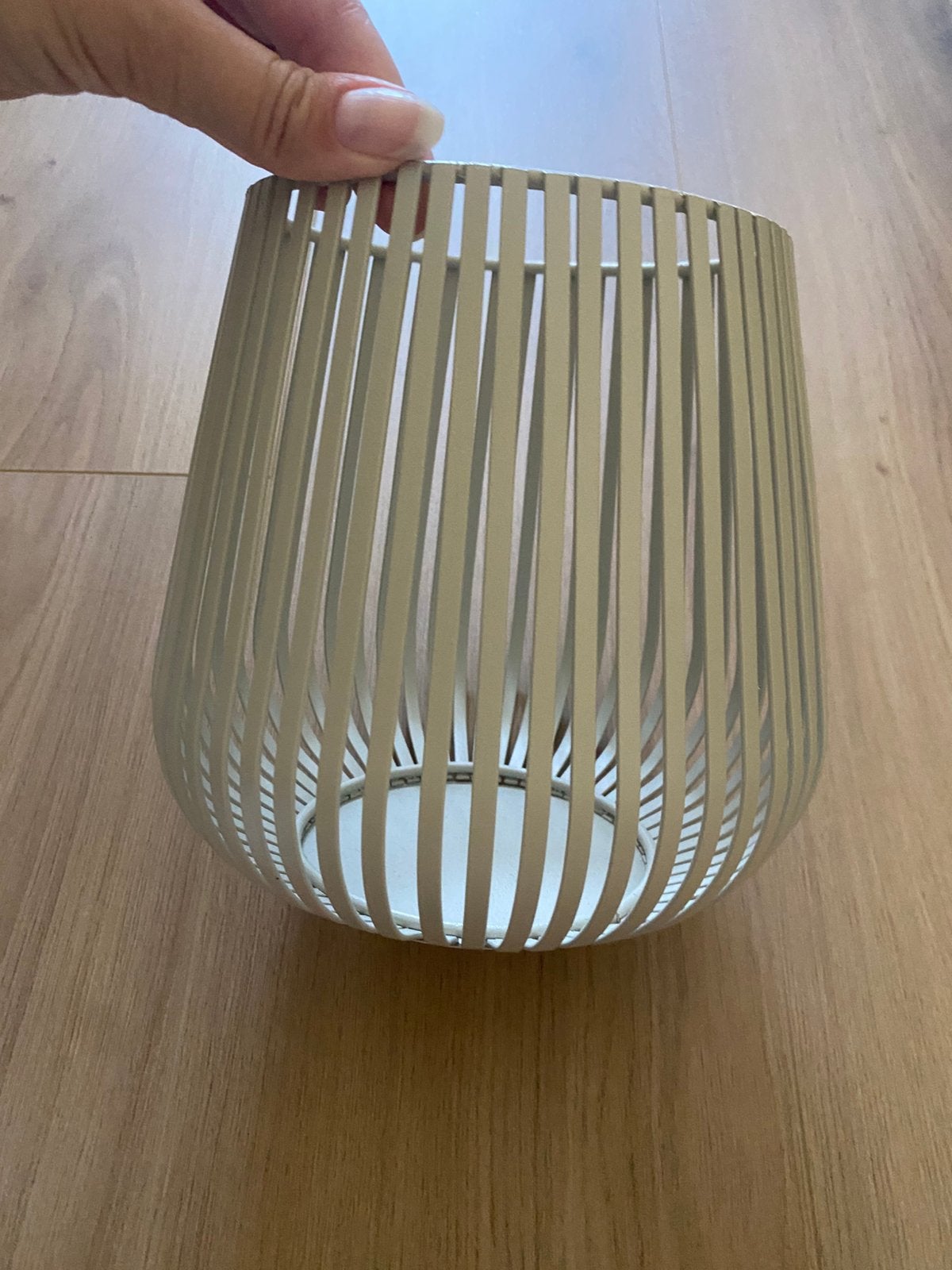 Nieuw windlicht metaal licht grijs rond, Windlicht, Nieuw, Ophalen of Verzenden, Metaal