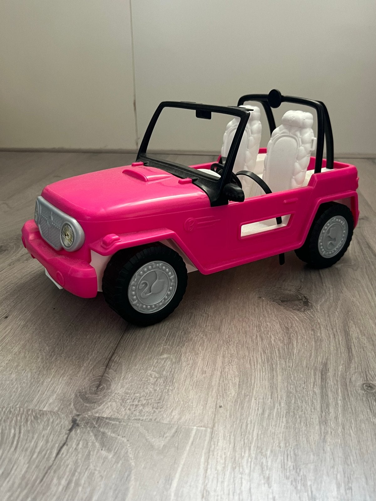 Barbie Roze Jeep Speelgoedauto, Ophalen of Verzenden, Gebruikt