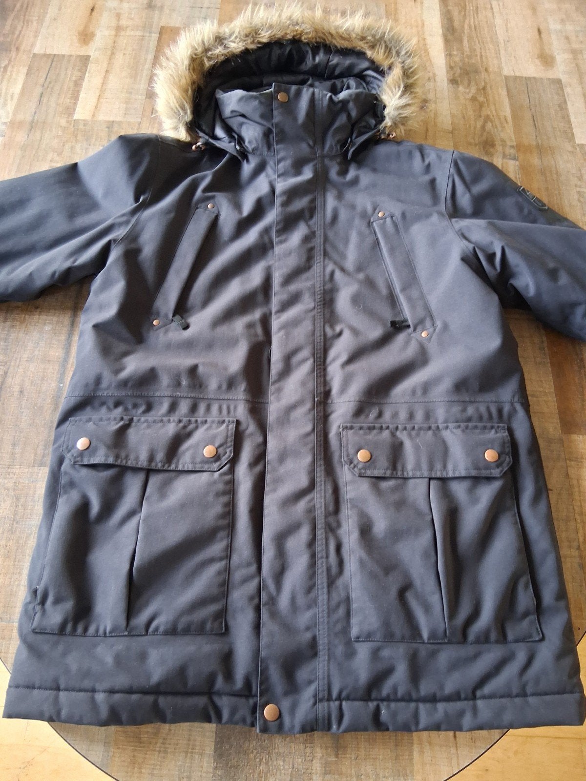 McKinley winterjas met capuchon en imitatiebont, maat M, Ophalen, Zo goed als nieuw, Zwart