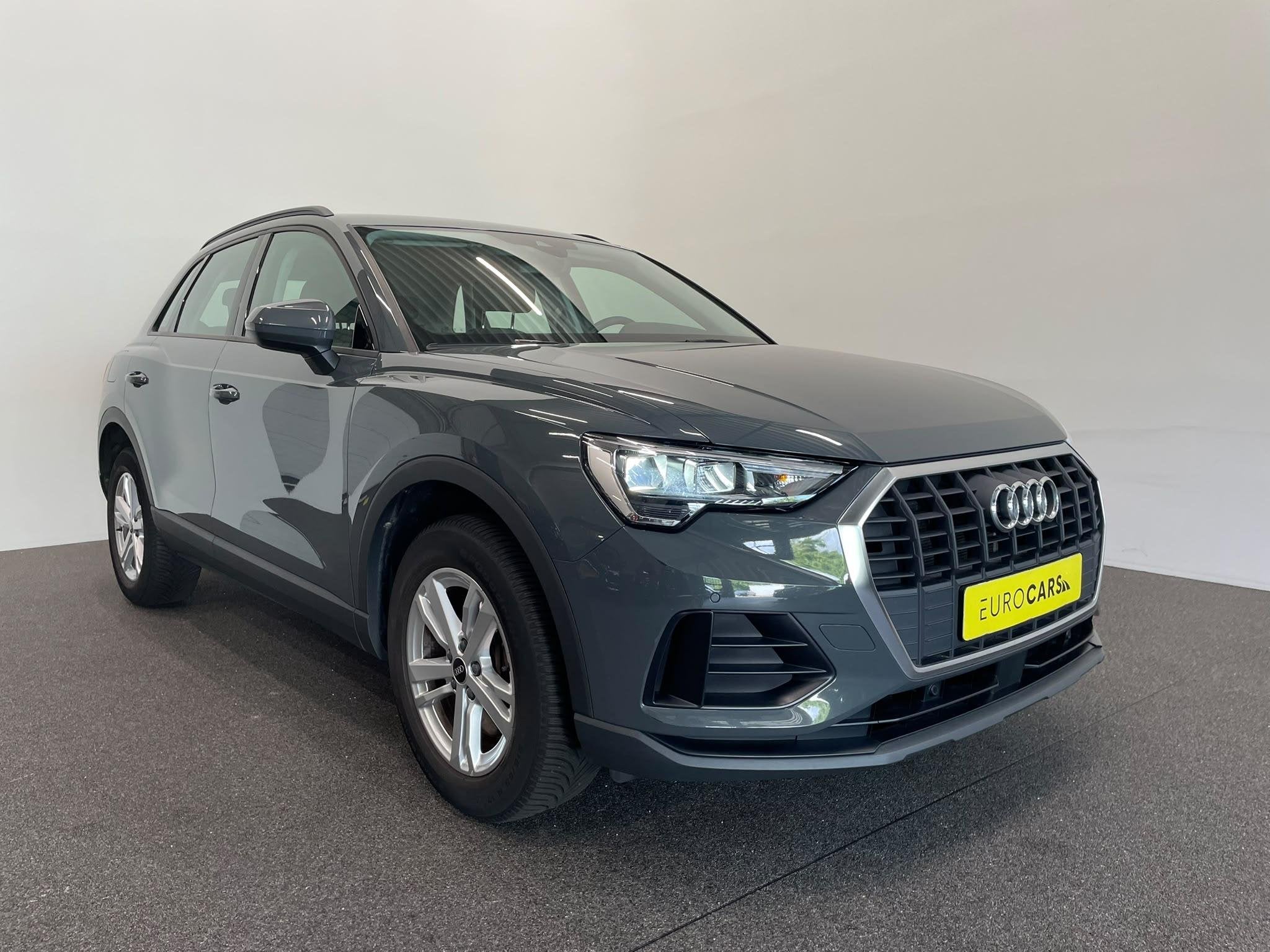 Audi Q3 45 TFSI e S-tronic Navigatie Apple Carplay Android A, Auto's, Audi, Stof, Gebruikt, Parkeersensor, Plug-in hybride