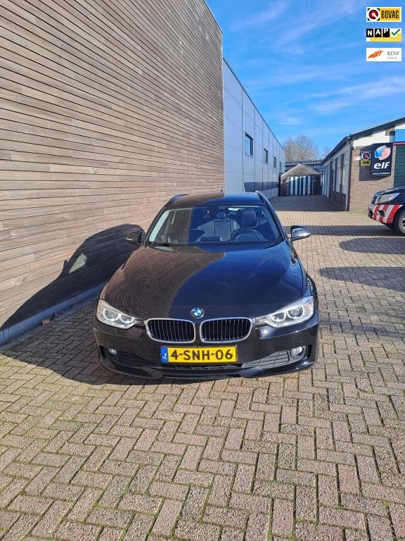 BMW 3-serie Touring 316i Executive Upgrade nl auto, Auto's, Gebruikt, 4 cilinders, Zwart, Origineel Nederlands