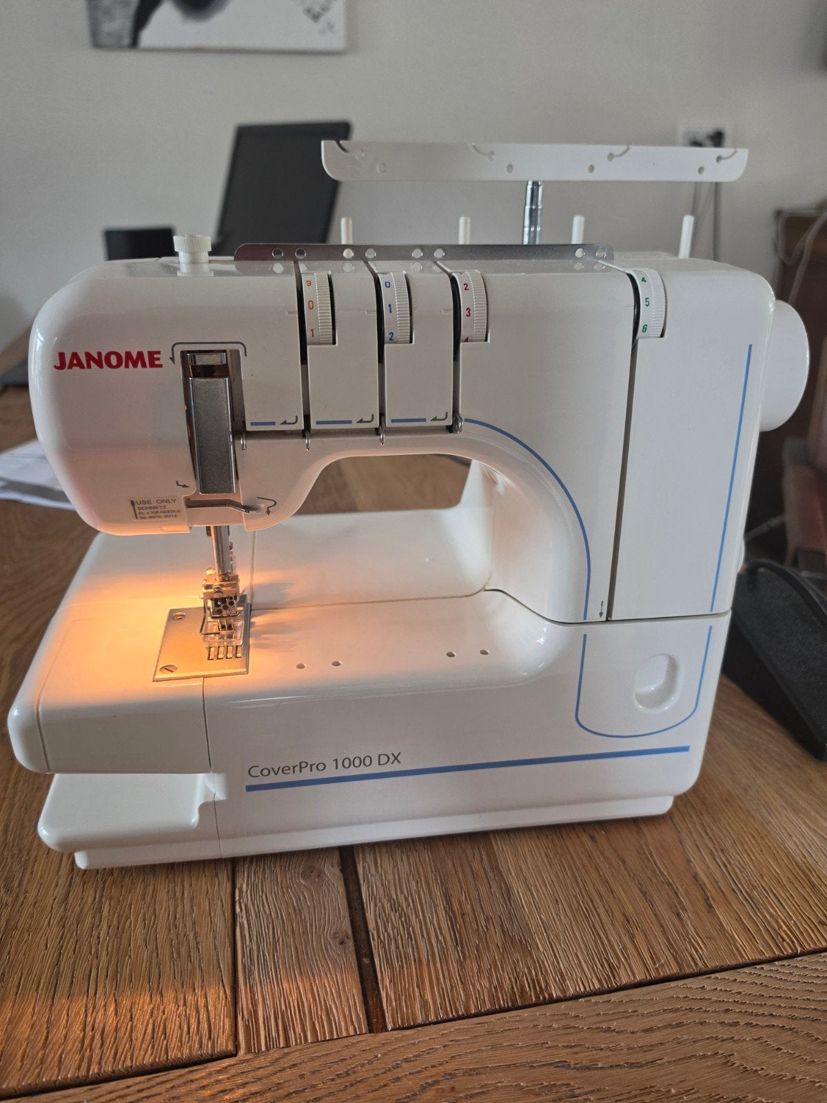 Janome CoverPro 1000 DX Coversteekmachine – Uitstekende staa, Ophalen, Zo goed als nieuw, Lockmachine, Overige merken