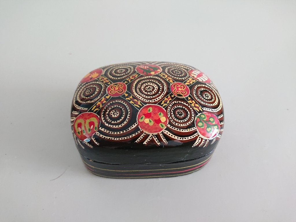 Mooi klein papier machee doosje Aboriginal Kaltjiti Art, Antiek en Kunst, Verzenden