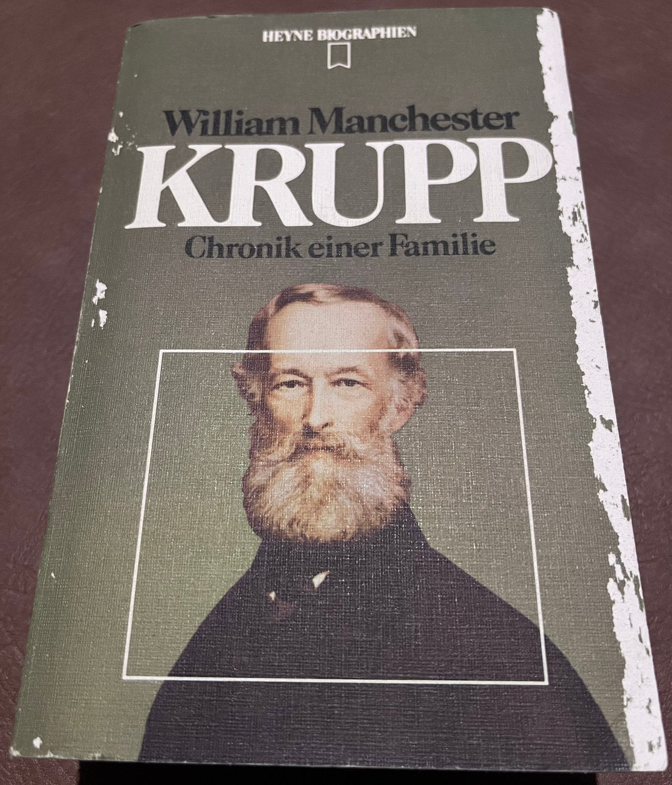 Boek - KRUPP - Chronik einer Familie - by William Manchester, Boeken, Ophalen of Verzenden, Gelezen