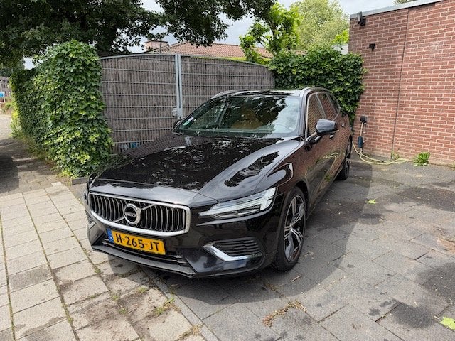 Volvo V60 T6 Twin Engine 340pk AWD Geartronic 2020 Zwart, Automaat, 4 cilinders, Zwart, Vierwielaandrijving