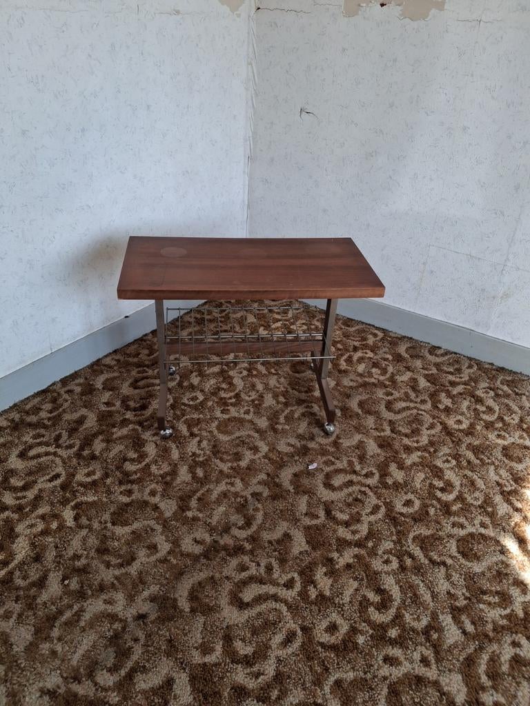 Vintage TV Tafel met Lectuurbak - 77x42x56 cm, Ophalen, Gebruikt
