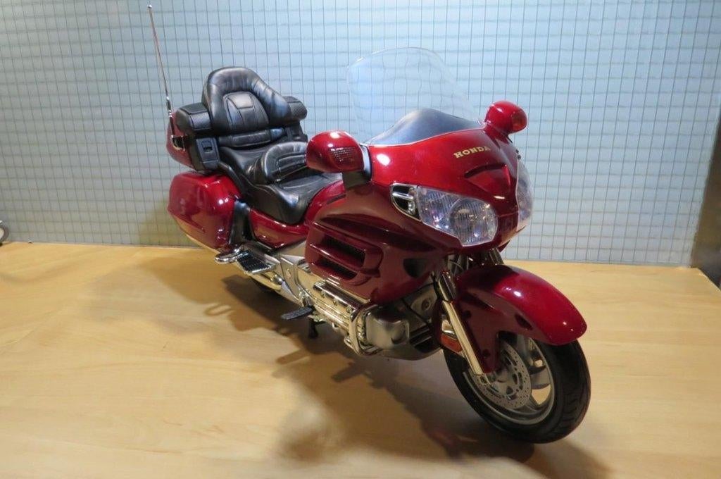 Honda GL1800 Goldwing 1:6 76264, May Cheong Group France S.A.S., Nieuw, Motor, Parc Ariane - Le Vénus