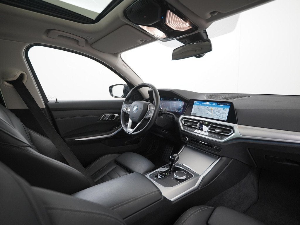 BMW 3-serie Touring 320e Luxury | Panoramadak | Memory Stoel, Auto's, BMW, Gebruikt, Euro 6, 4 cilinders, Zwart