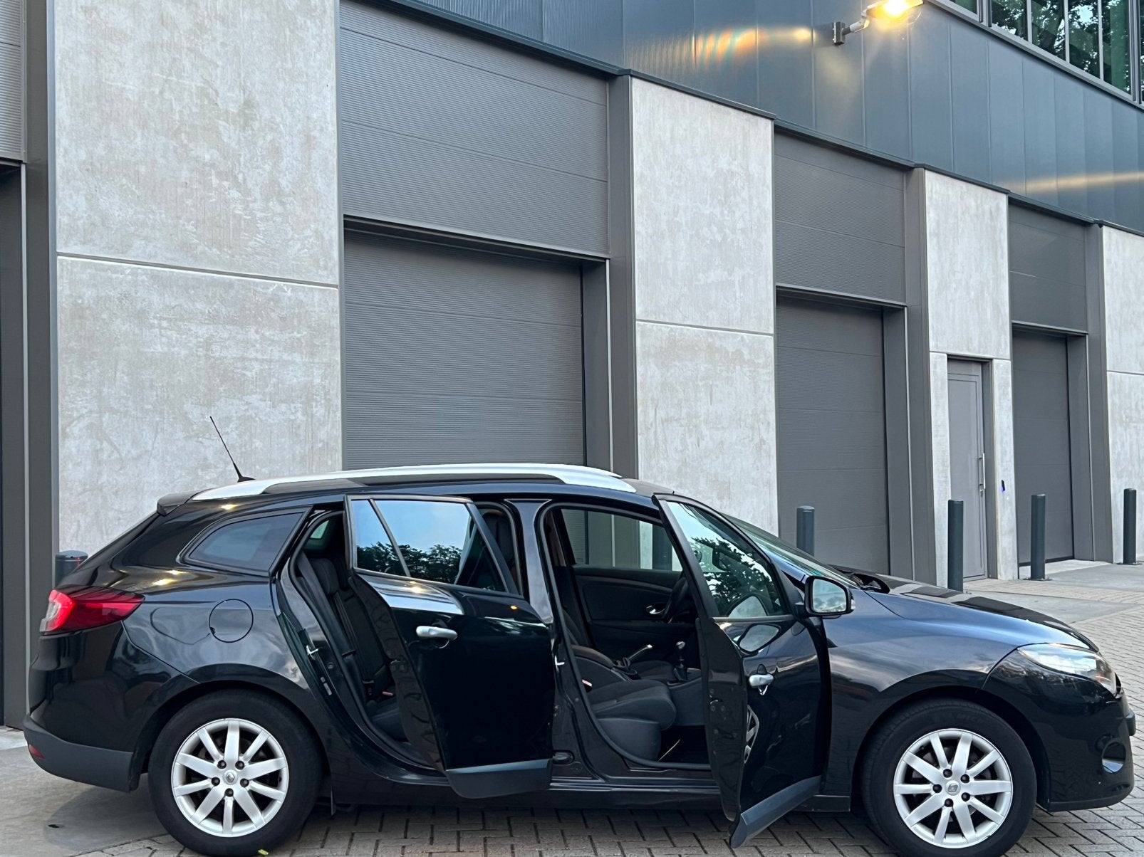 Zwarte Nette Renault Megane 1.4 Tce Estate 131PK/Apk/Navi/AC, Voorwielaandrijving, 680 kg, 4 cilinders, Zwart
