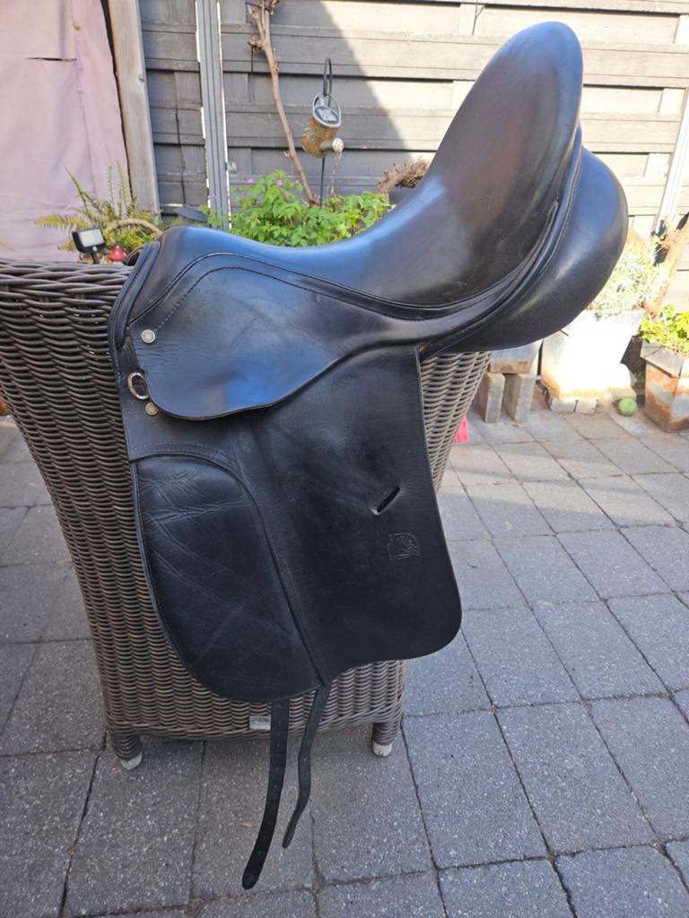 Kenteur zadel 17,5 inch, Ophalen, Gebruikt, Dressuur