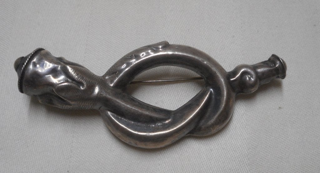 Antieke zilveren broche gemaakt van Bruids pijpje nr.726, Verzenden, Zilver, Broche