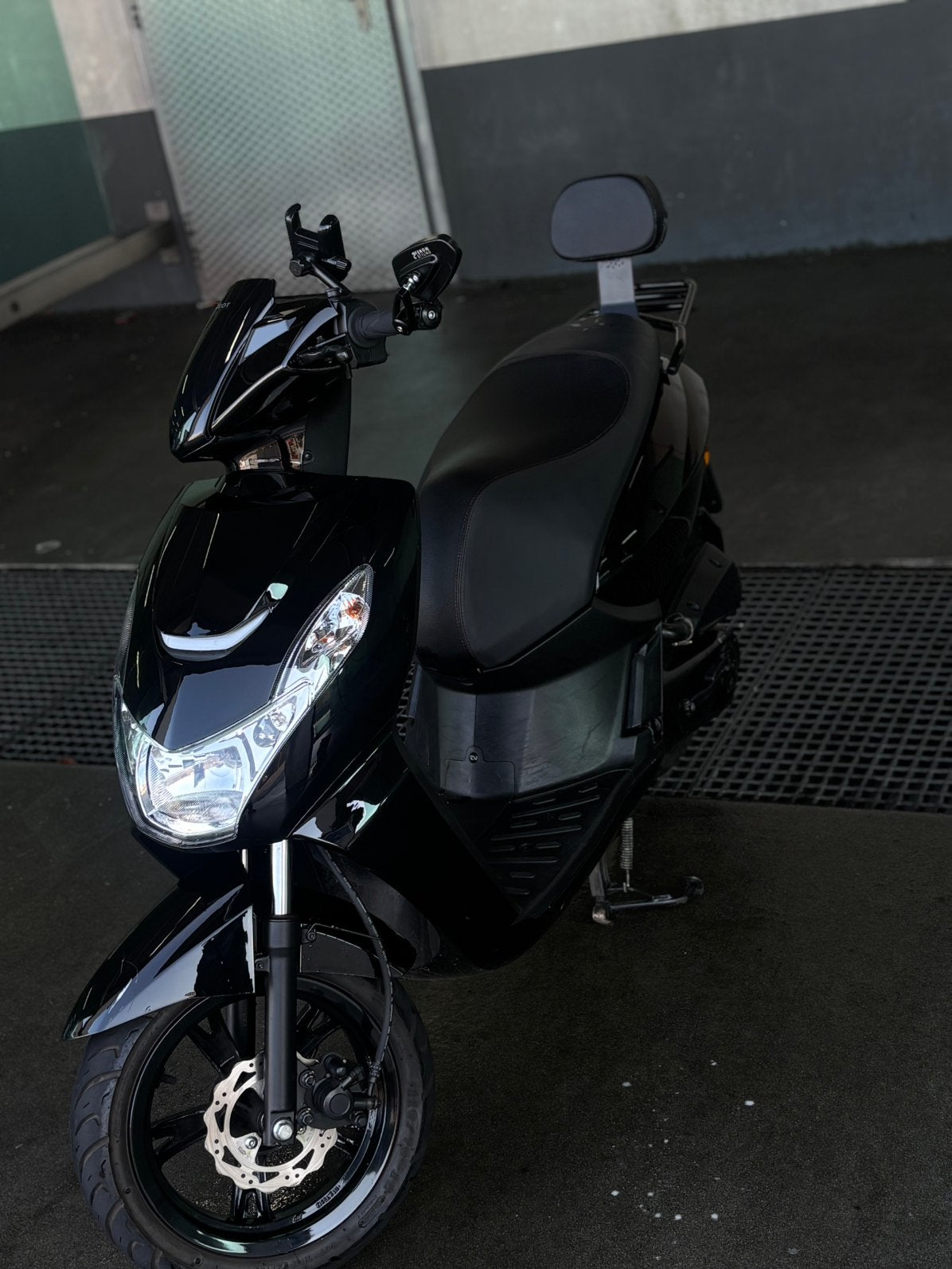 Peugeot kisbee 50cc 4T Brom   ( kijk bio ), Fietsen en Brommers, Ophalen of Verzenden, Zo goed als nieuw, Overige modellen