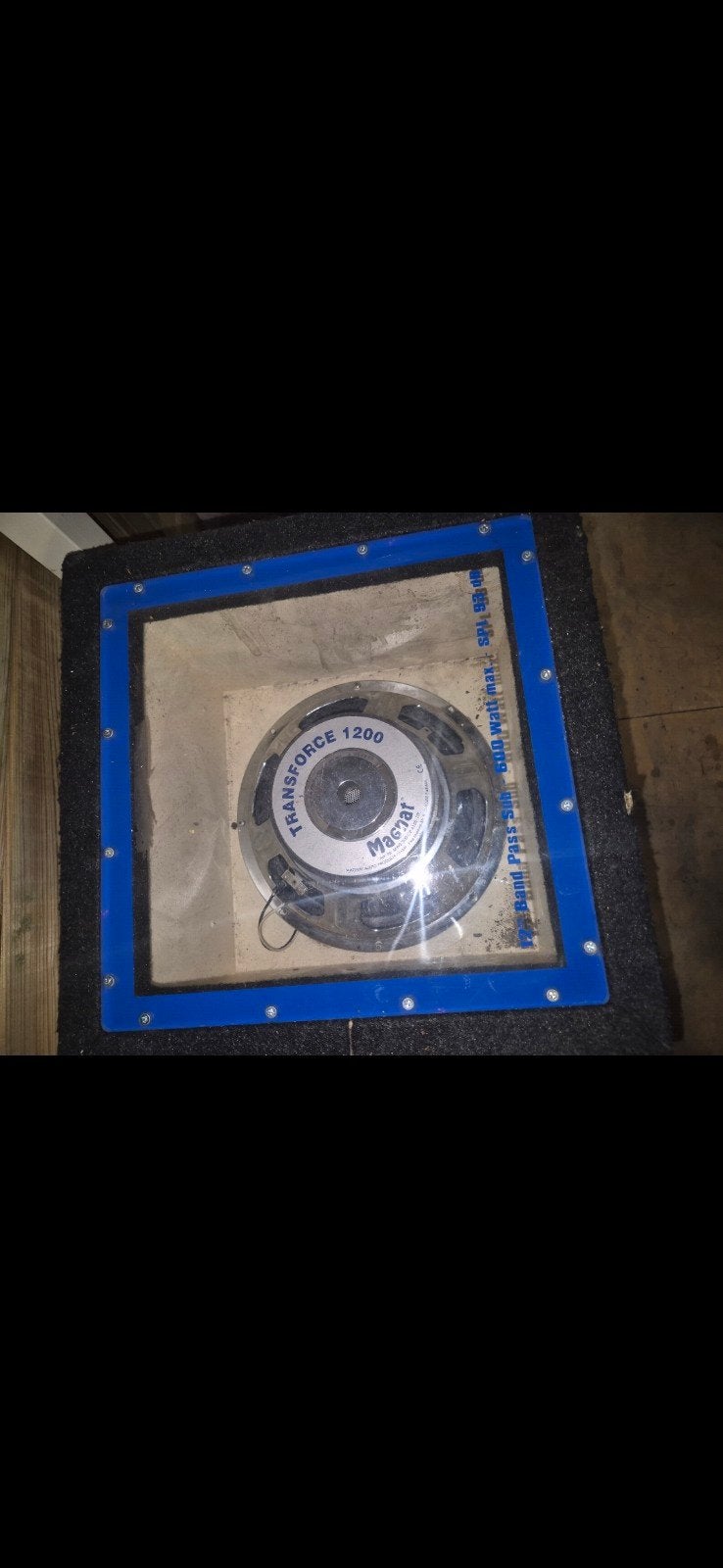 Magnat Transforce 1200 Subwoofer in behuizing, Auto diversen, Autoradio's, Gebruikt, Ophalen of Verzenden