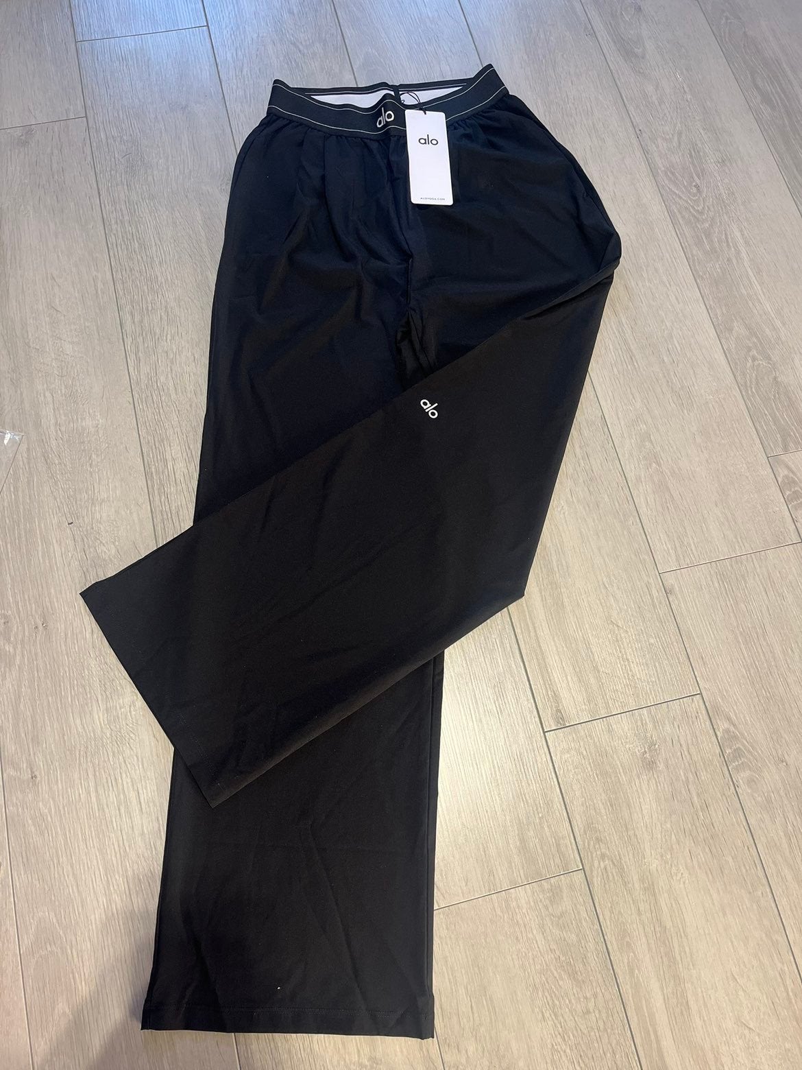 Alo broek - maat M, Kleding | Dames, Maat 38/40 (M), Zwart, Nieuw, Ophalen of Verzenden