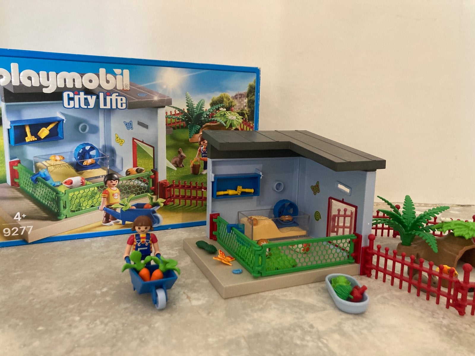 Playmobil City Life 9277 Konijnenhok met ren, Ophalen of Verzenden, Zo goed als nieuw, Jongen of Meisje