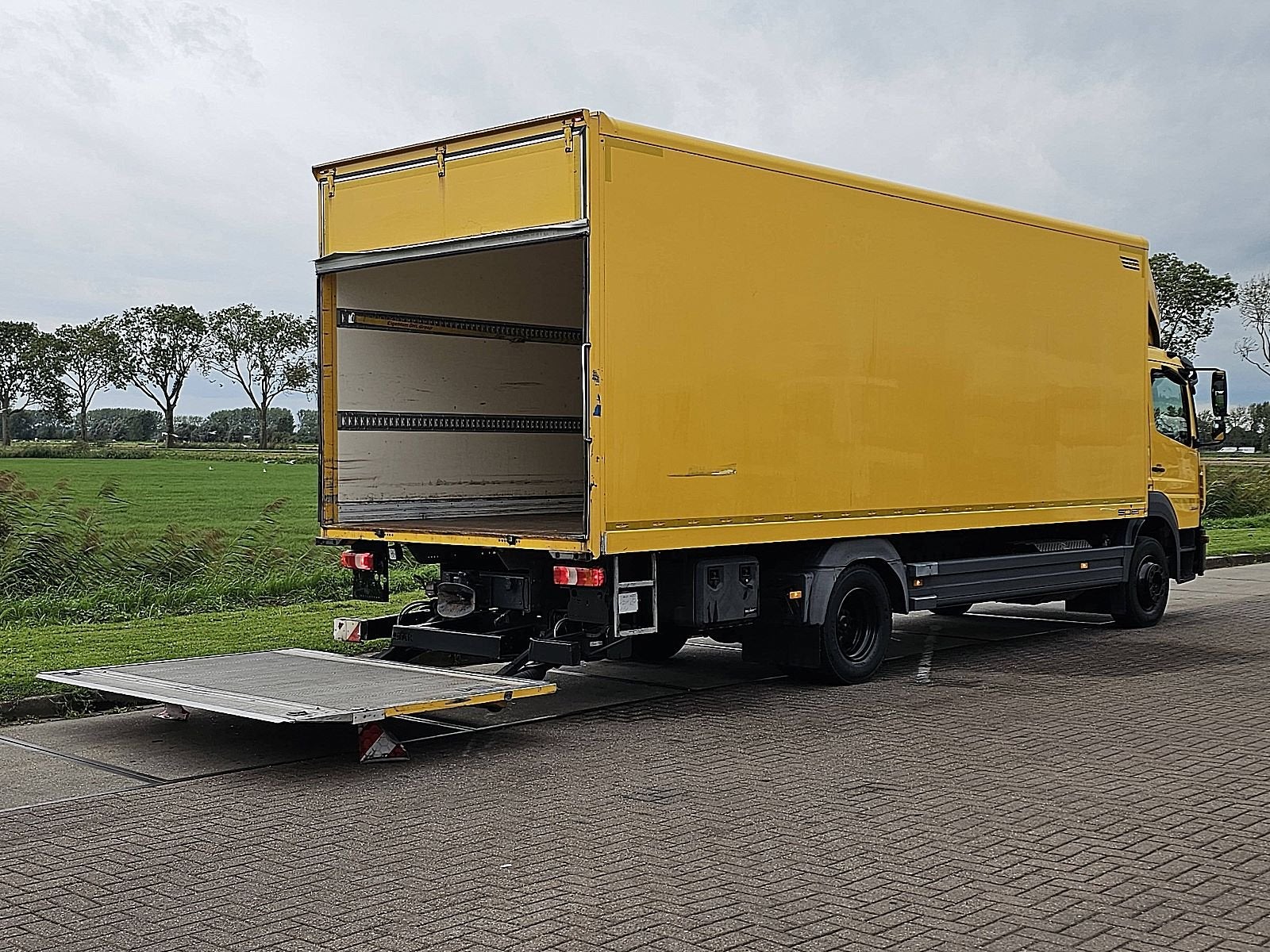 MERCEDES-BENZ ATEGO 1224 airco 6cyll laadklep, Auto's, Automaat, 238 pk, Euro 6, Bedrijf