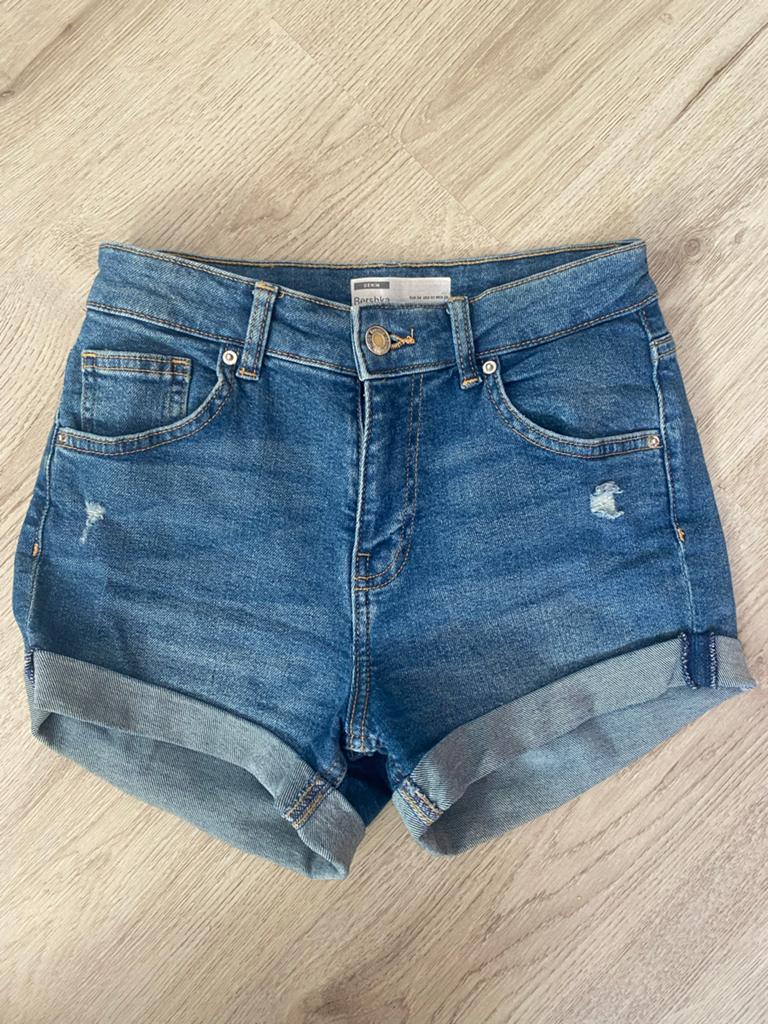 Bershka Denim Shorts - Maat 34 (XS), Ophalen of Verzenden, Zo goed als nieuw, Blauw, W27 (confectie 34) of kleiner