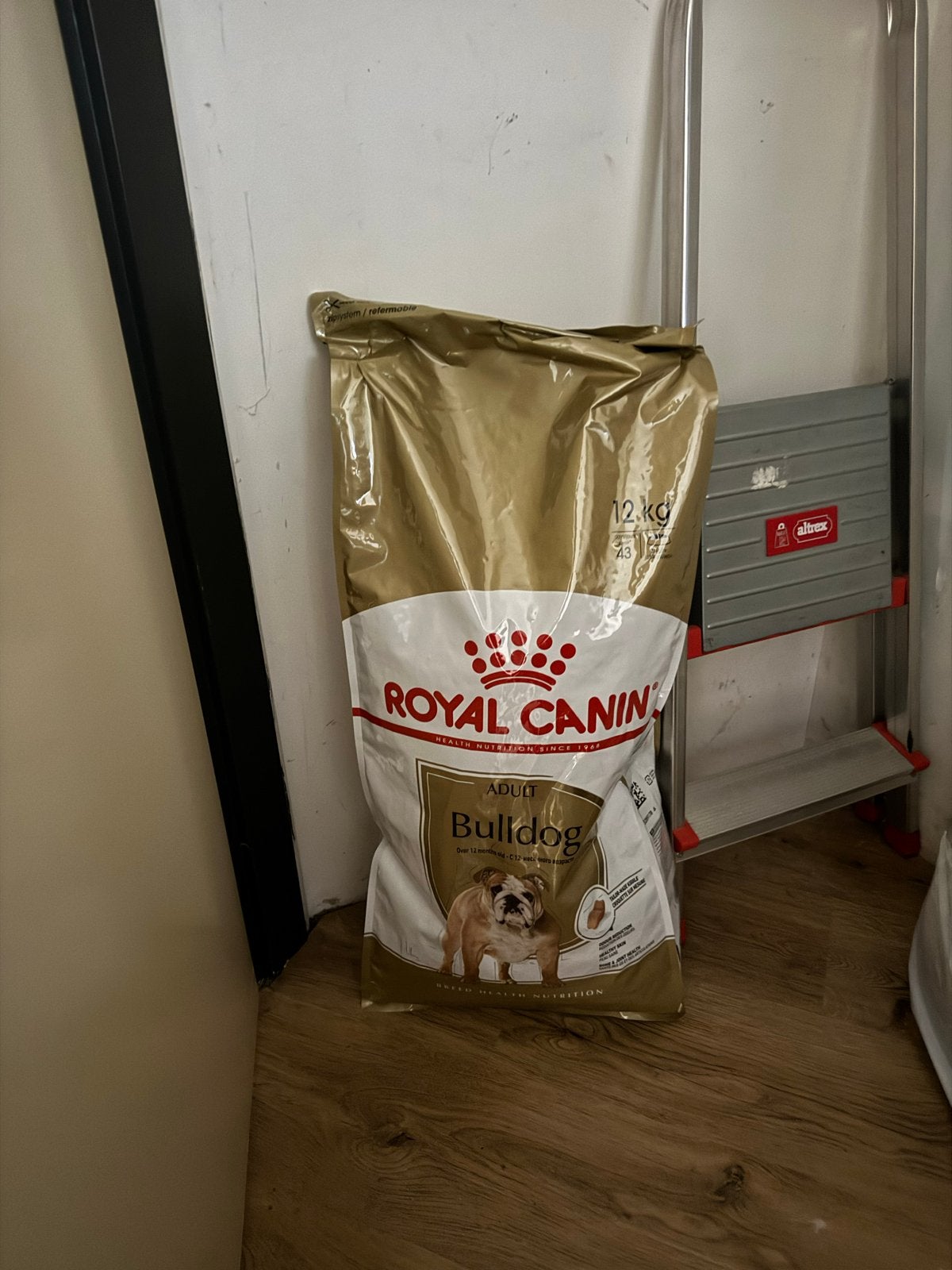 Royal canin 1.5 zak met voercontainer, Dieren en Toebehoren, Dierenvoeding, Ophalen, Hond