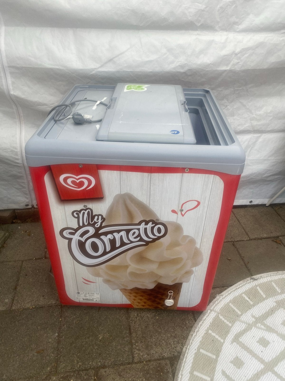 Cornetto ijsvriezer - Compacte vrieskist, Gebruikt, 75 tot 100 liter, Met aparte vriezer, 45 tot 60 cm