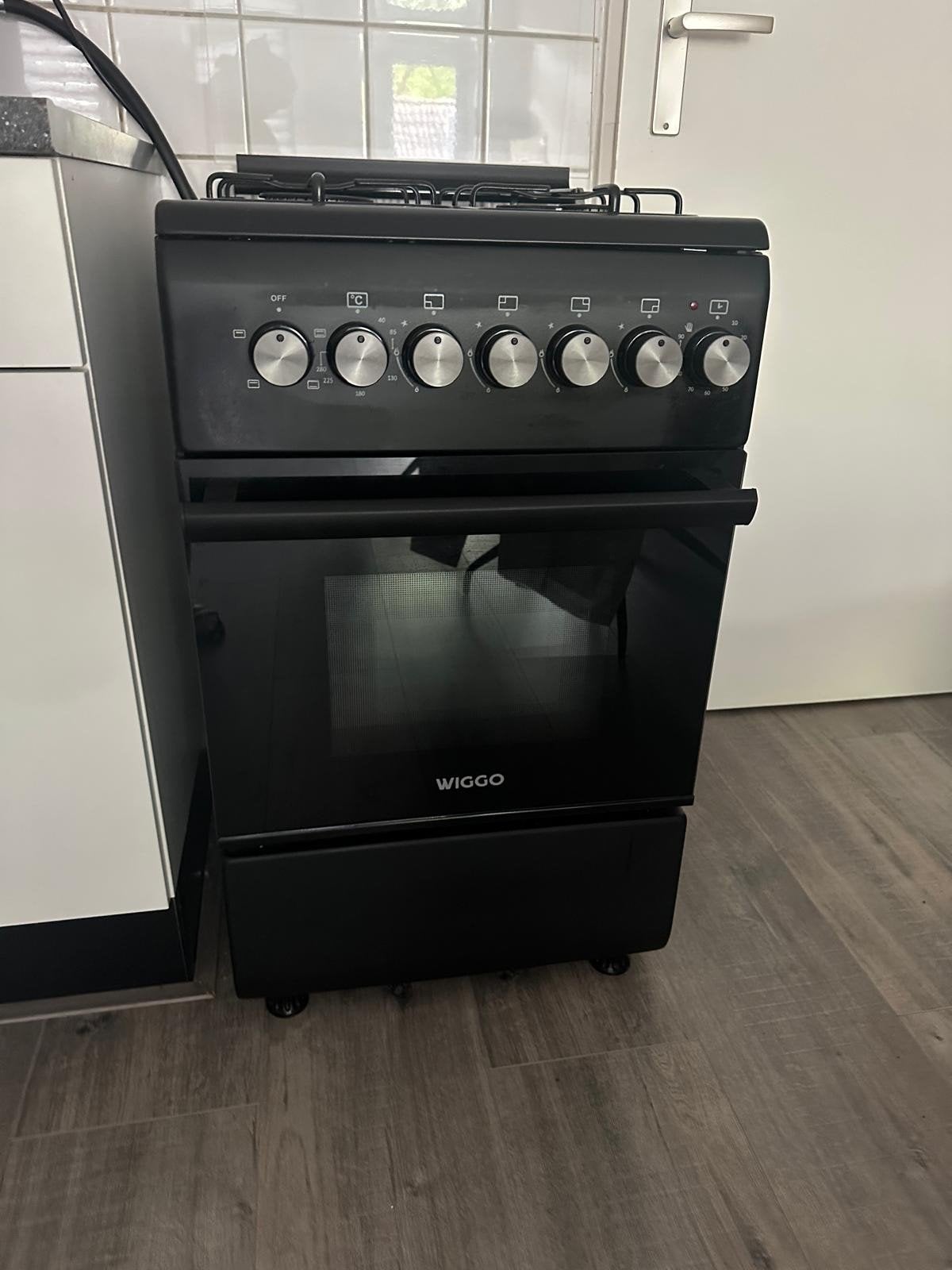 Wiggo Oven met 4 Pits Fornuis - 2 Jaar Oud, Zo goed als nieuw, Gas, Vrijstaand, 4 kookzones