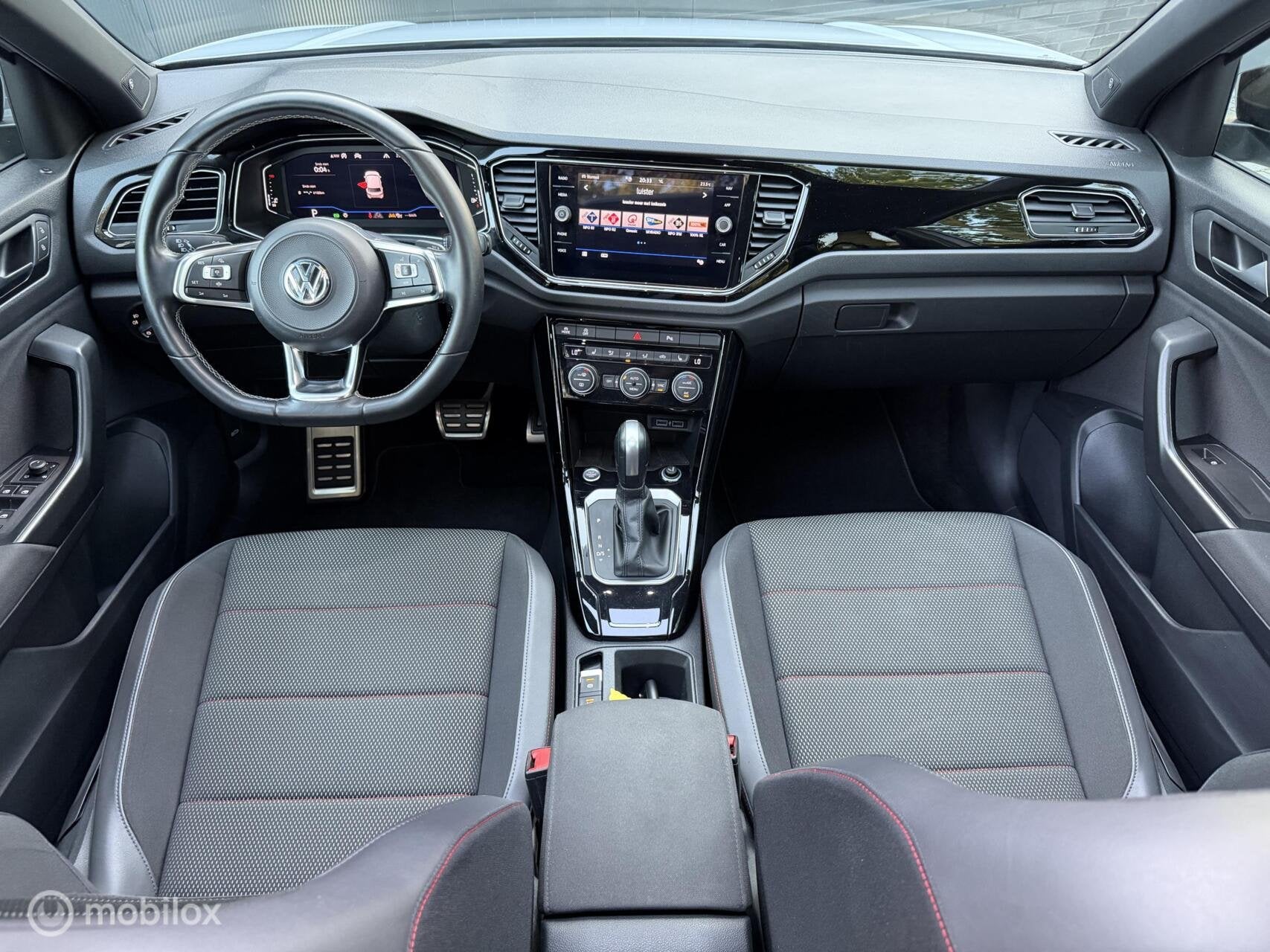 Volkswagen T-Roc 1.5 TSI Black|Virtual|Carplay|camera|Pano, Leder en Stof, Wit, Bedrijf, SUV of Terreinwagen
