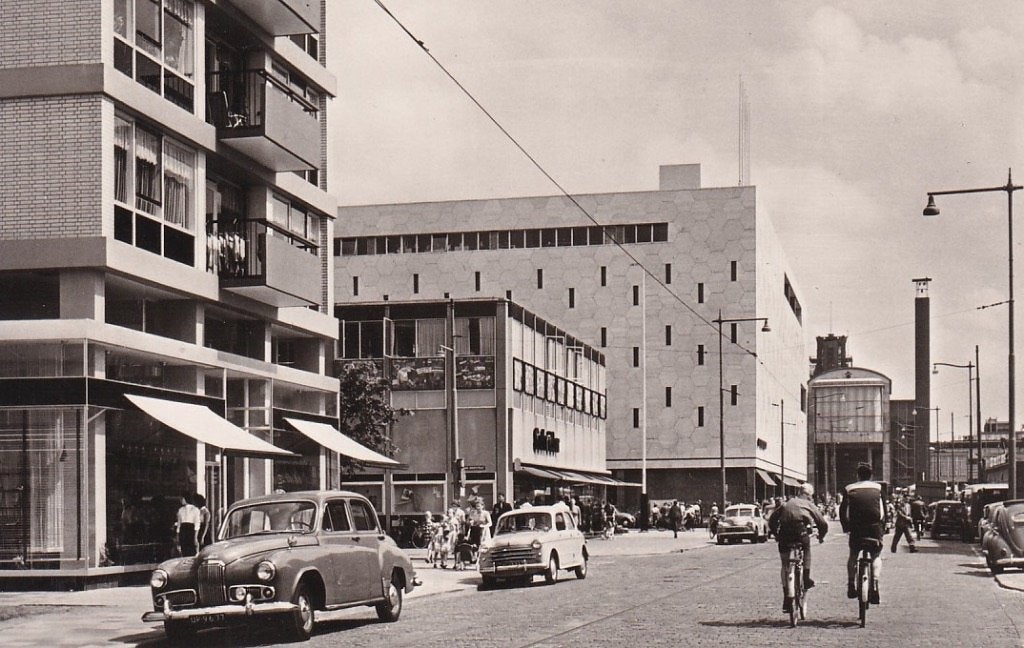 748U Rotterdam Van Oldenbarneveltstraat Lijnbaan Bijenkorf, Ophalen of Verzenden, 1940 tot 1960, Ongelopen, Zuid-Holland
