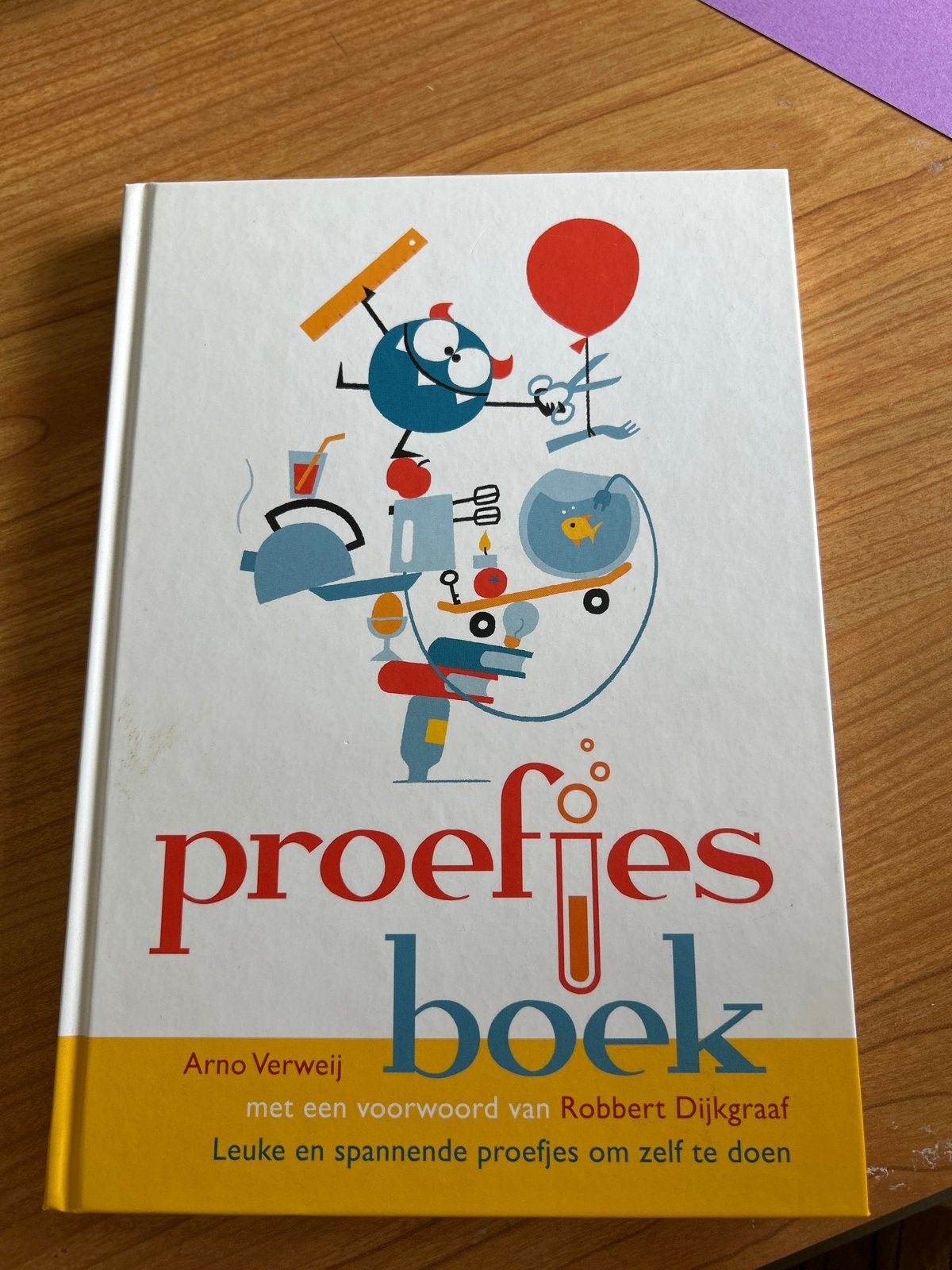Proefjesboek: Leuke en spannende proefjes om zelf te doen, Ophalen of Verzenden, Zo goed als nieuw, Non-fictie