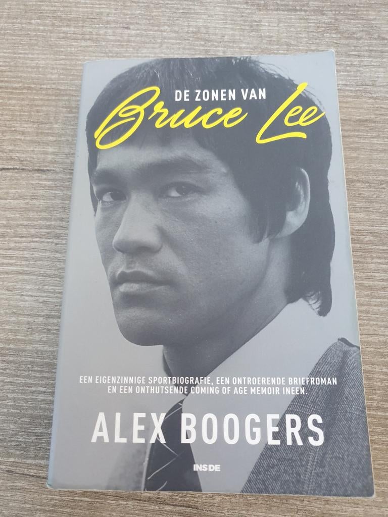 De Zonen van Bruce Lee - Alex Boogers, Ophalen of Verzenden, Gelezen, Alex Boogers