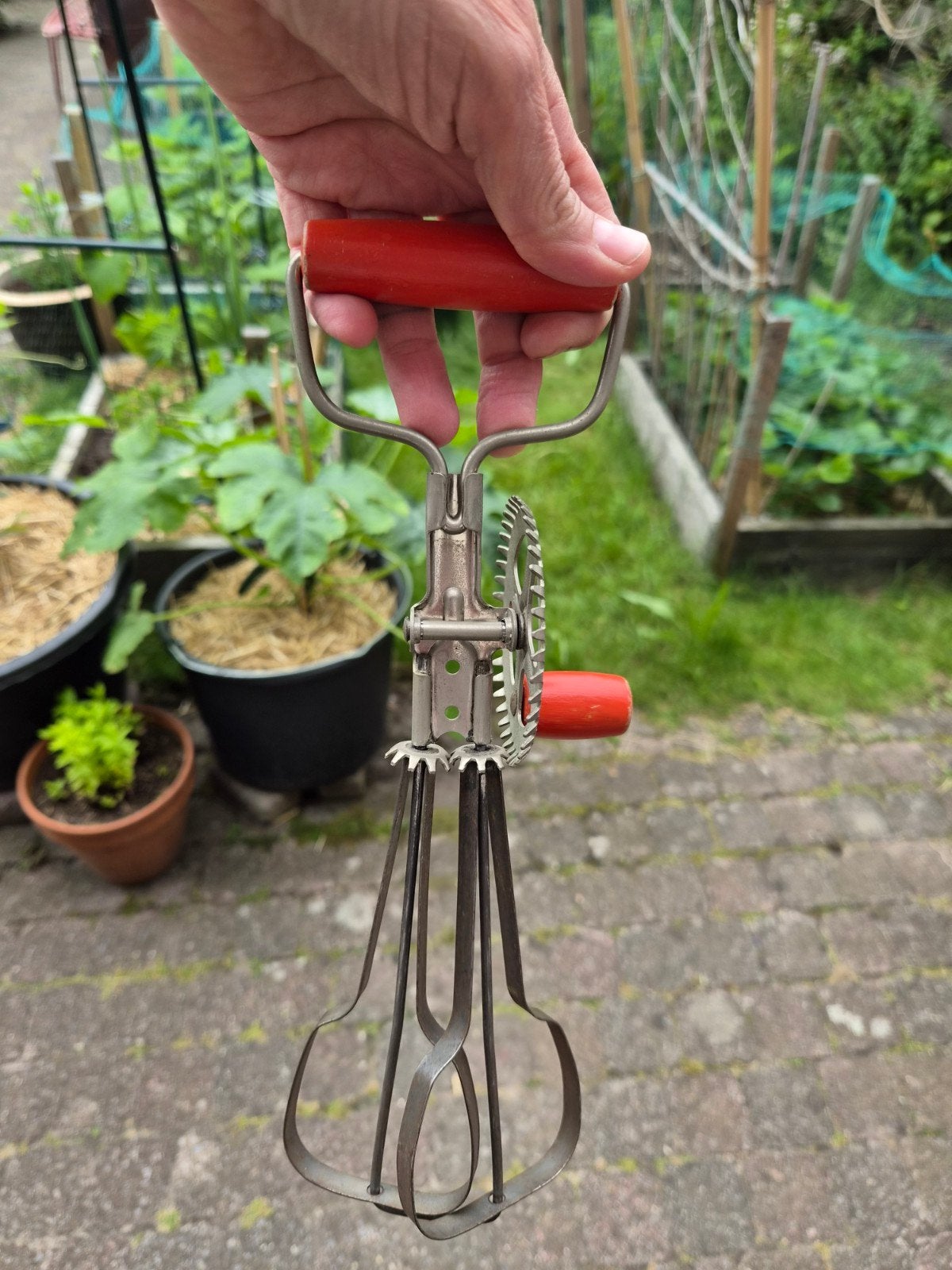 Vintage handmixer met rode houten handvatten, Ophalen of Verzenden
