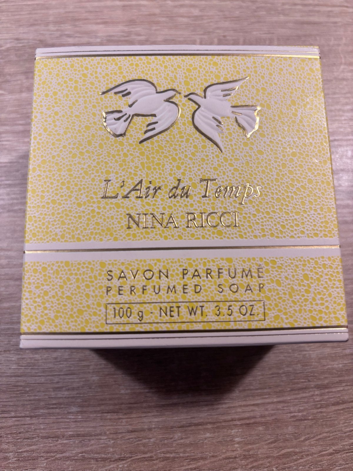 Nina Ricci L'Air du Temps Geparfumeerde Zeep 100g, Ophalen, Nieuw, Bad & Douche