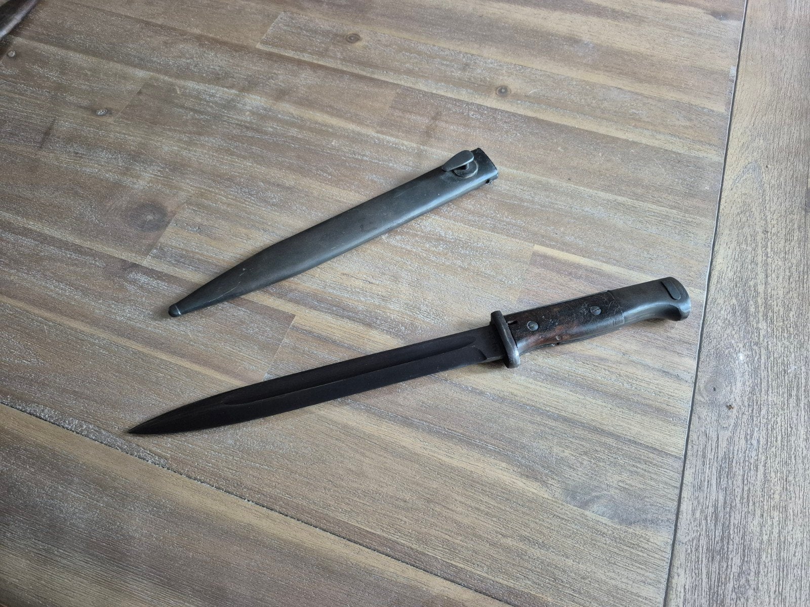 Duitse K98 S84/98 III bajonet met maker en geblauwd mint, Ophalen of Verzenden, Landmacht, Duitsland, Mes of Dolk