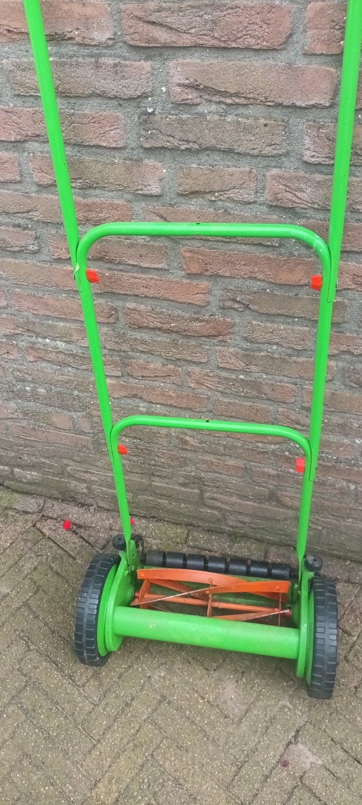 Handgrasmaaier - Groen en Compact, Tuin en Terras, Gebruikt, Handgrasmaaier, Ophalen of Verzenden, 30 t/m 39 cm