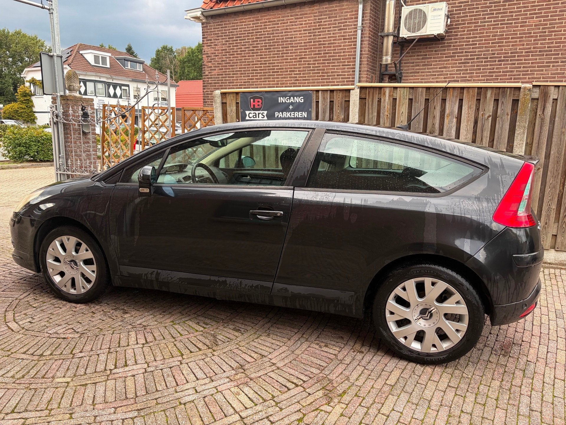 Citroen C4 Coupé 1.6-16V VTR+ LPG3, Auto's, Voorwielaandrijving, Dealer onderhouden, Metallic lak, Gebruikt