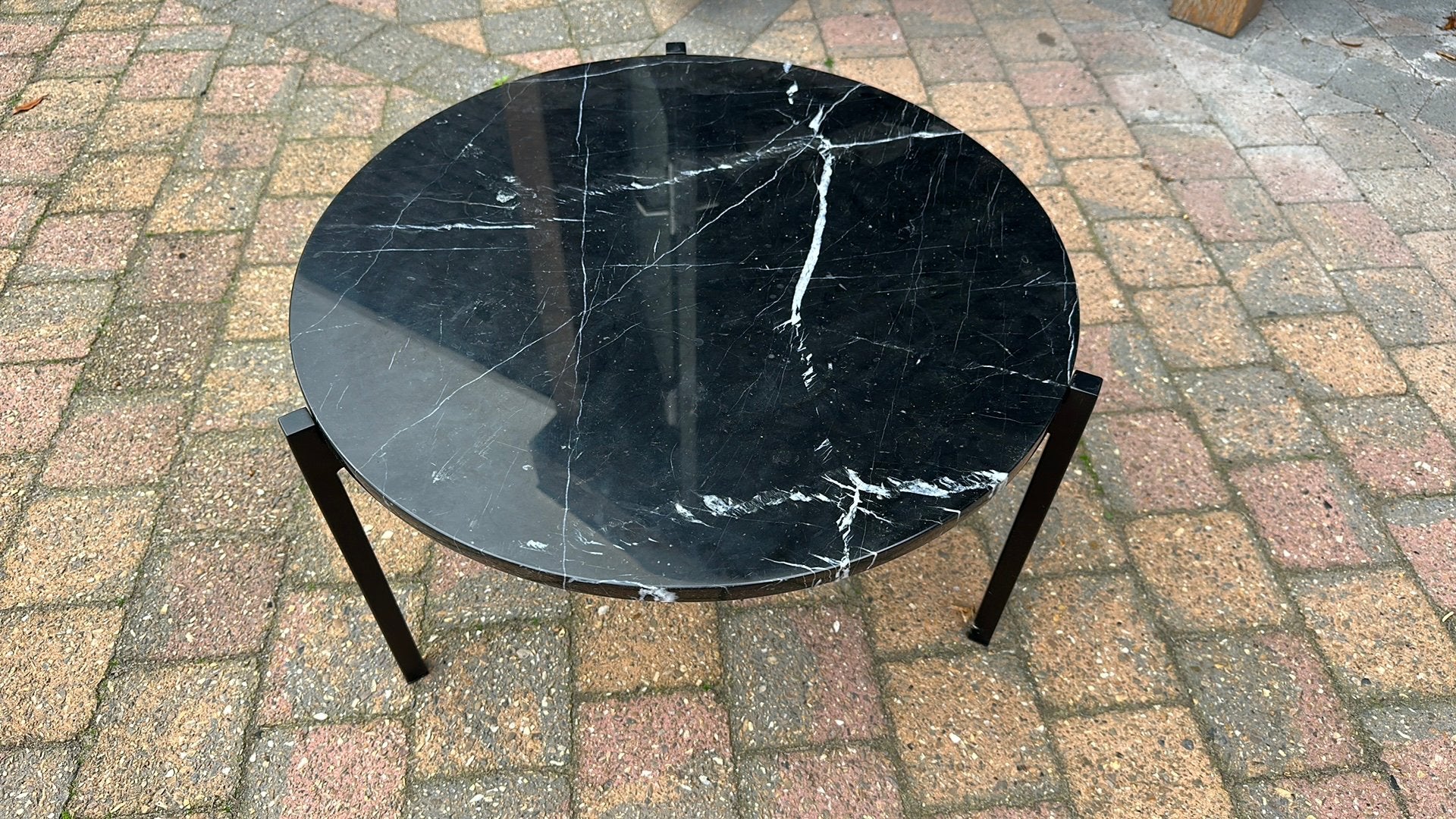 Mooie marmeren bijzettafel, Minder dan 55 cm, Gebruikt, Metaal of Aluminium, Design
