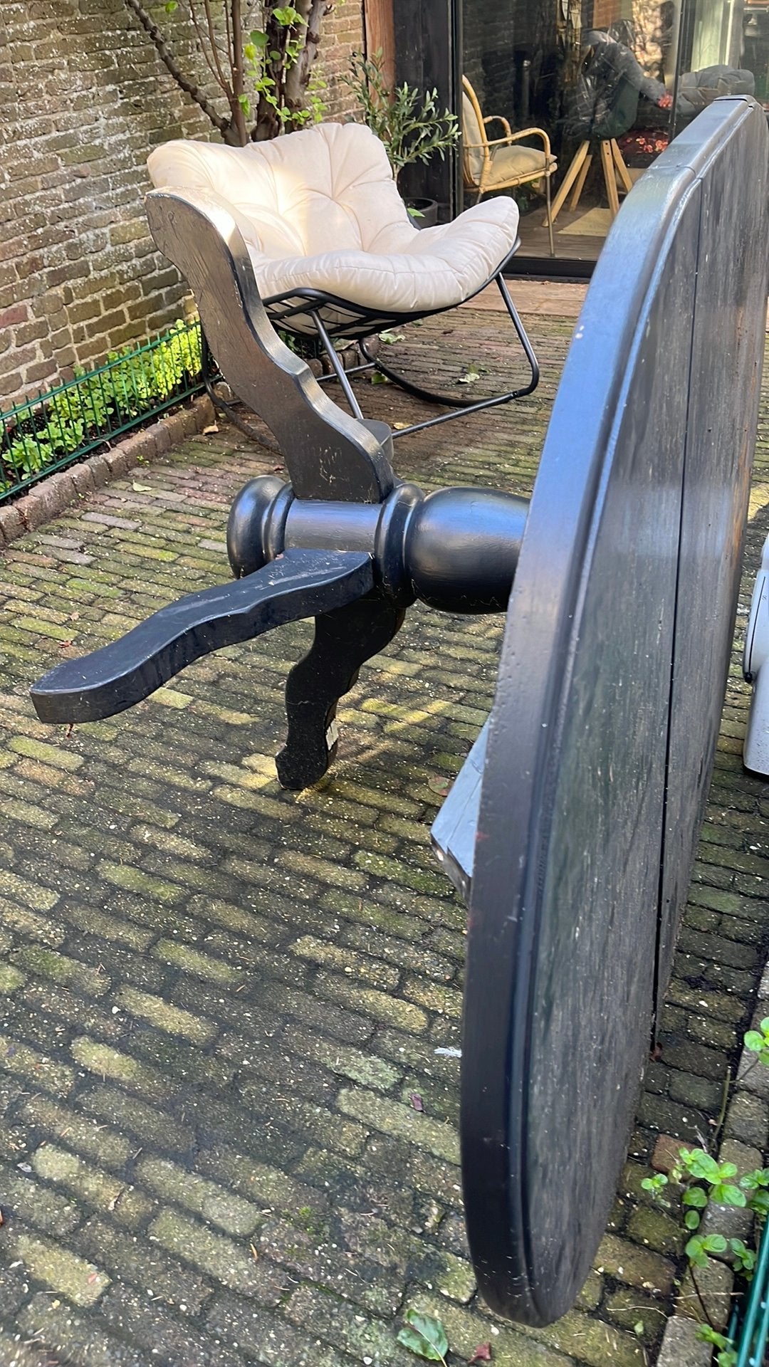 GRATIS: rond en ovale tafel, Ophalen, Zo goed als nieuw, Ovaal