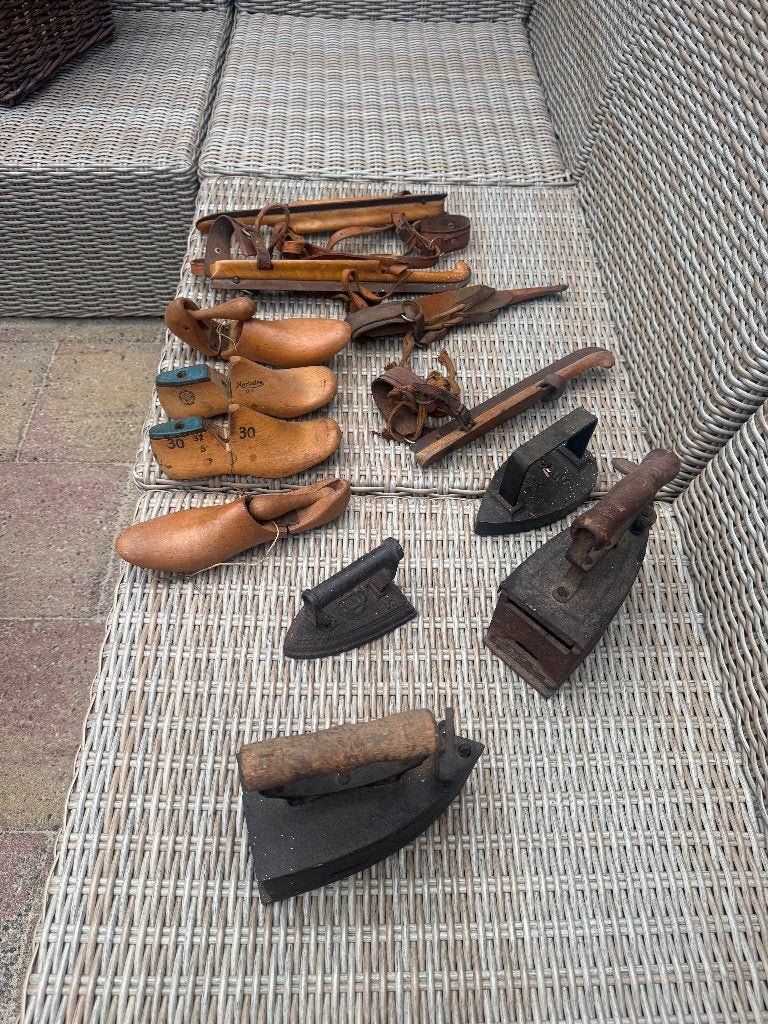 Petroleumkacheltje en strijkijzers en friese doorlopers, Antiek en Kunst, Ophalen of Verzenden