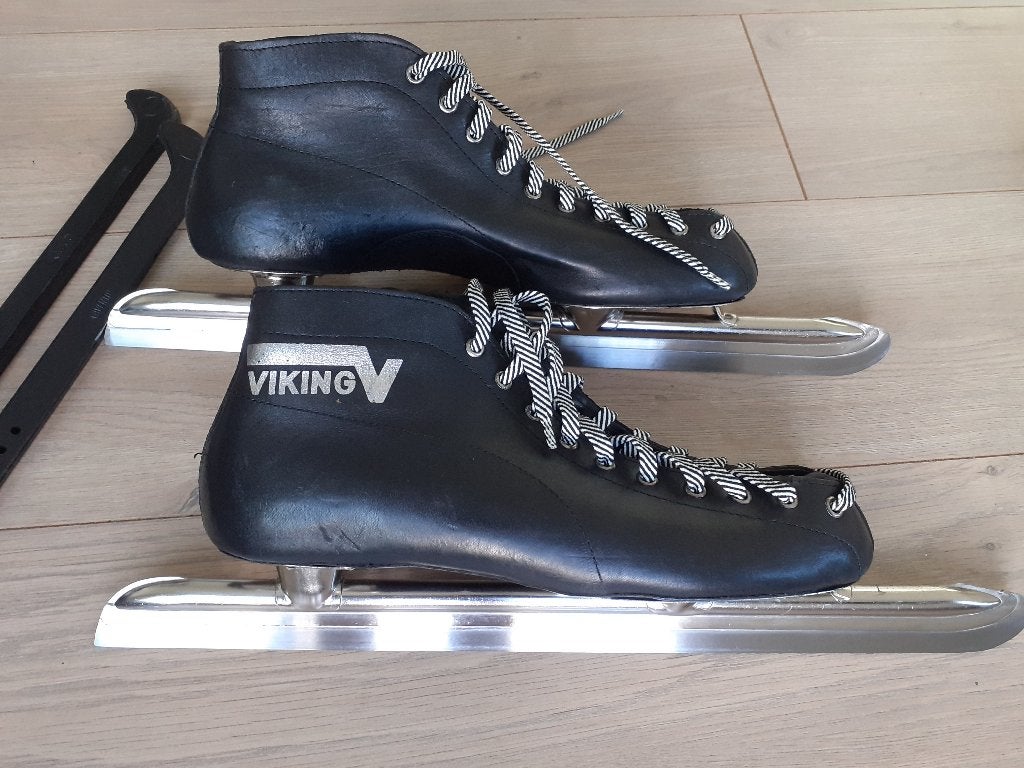 Lage geslepen Viking schaatsen maat 45 zgan, Sport en Fitness, Viking, Ophalen of Verzenden, Zo goed als nieuw, Noren