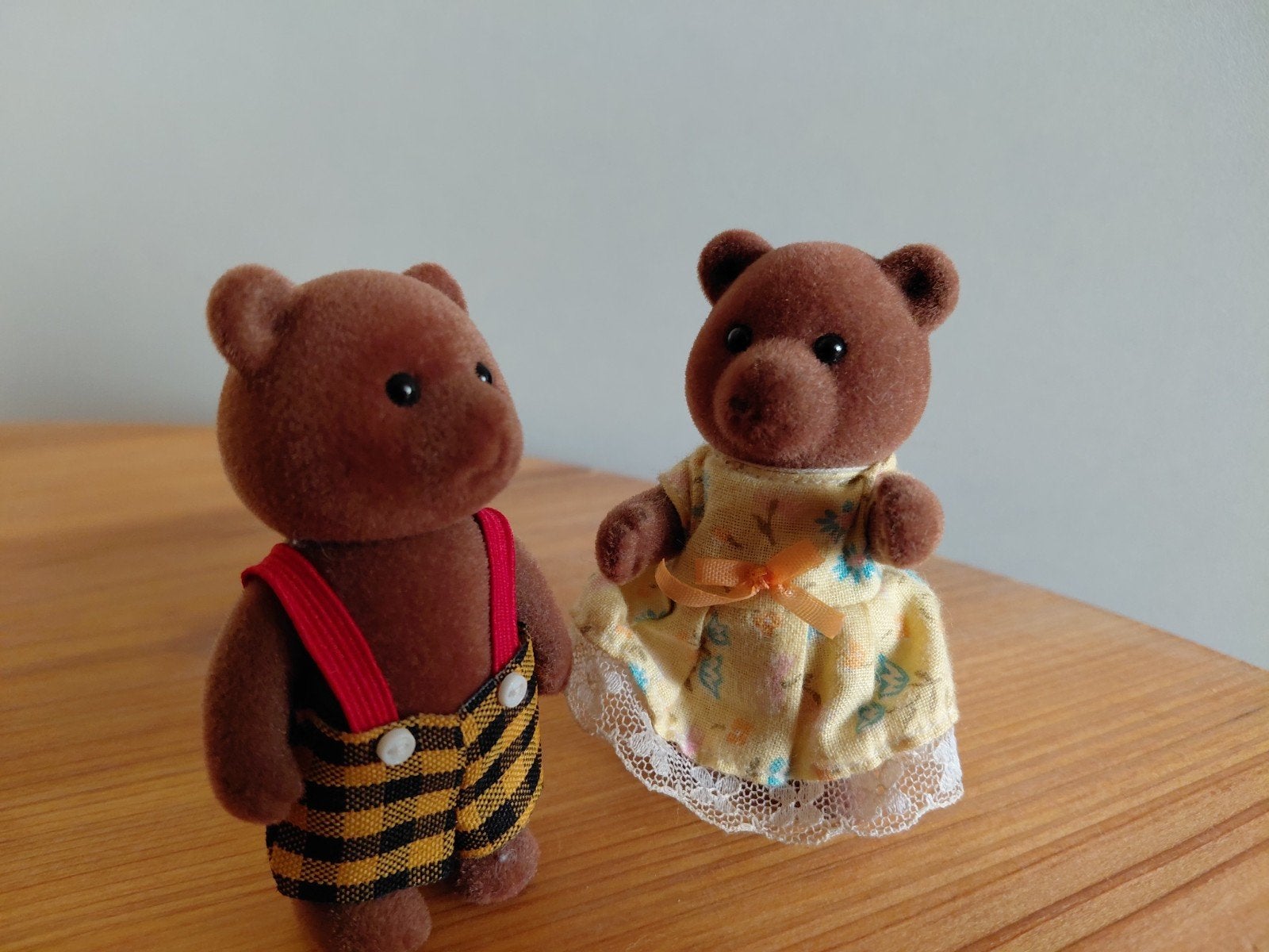Sylvanian Families twee vintage donkerbruine beren, Ophalen of Verzenden, Gebruikt