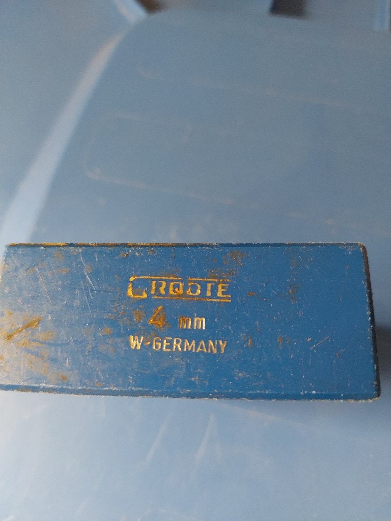 1 doosje 4mm slag cyfers, Ophalen of Verzenden, Zo goed als nieuw