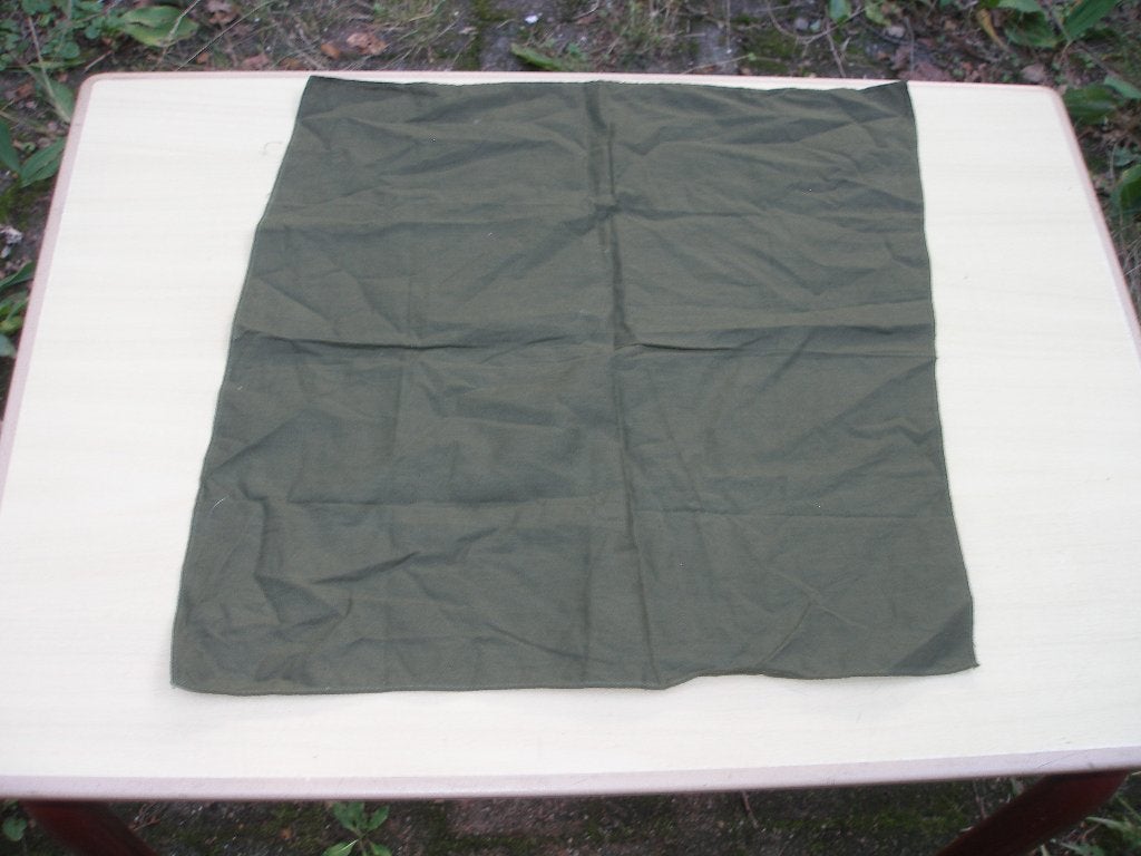 Vier zakdoeken, per stuk 0,25 euro, Verzamelen, Militaria | Algemeen, Ophalen of Verzenden, Landmacht, Nederland, Kleding of Schoenen