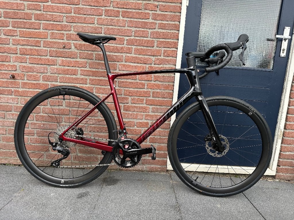 Giant Defy Advanced Pro 2 2024 – Carbon – Size L – Sangria, Ophalen, Giant, Meer dan 20 versnellingen, Schijfrem