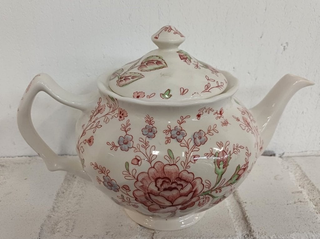 Johnson Bros theepot - Rose Chintz pink, Gebruikt, Overige merken, Ophalen of Verzenden, Aardewerk