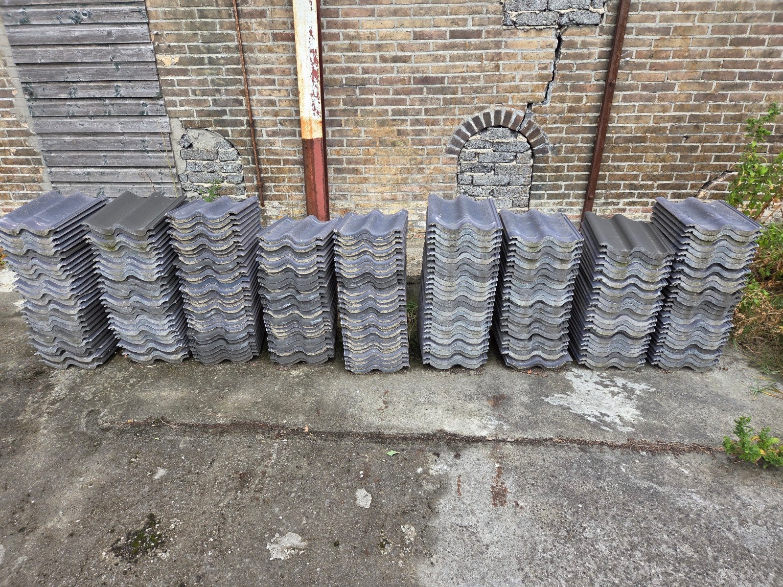 Nette betonnen dakpannen grijs, Steen of Klei, Ophalen of Verzenden, Minder dan 5 m², Dakpannen