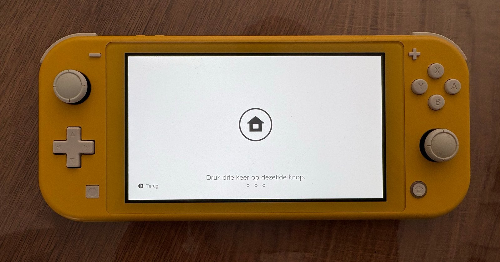 Nintendo Switch Lite Geel - Zo goed als nieuw, Spelcomputers en Games, Spelcomputers | Nintendo Switch Lite, Nintendo, Met beschermhoes of tas
