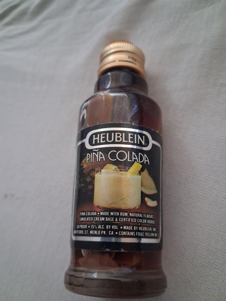 Heublein Piña Colada Miniatuurflesje, Ophalen of Verzenden, Gebruikt