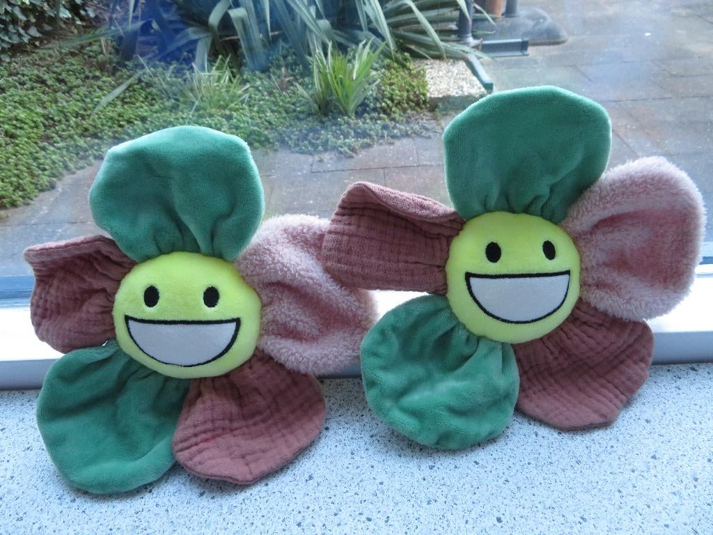 Knuffel Lachende Bloem met knisperblaadjes van Kruidvat, Overige typen, Ophalen of Verzenden, Zo goed als nieuw, Wasbaar